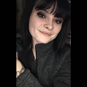 Meet your Posher, Adrienne